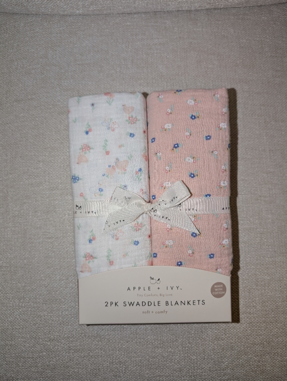 Apple + Ivy 2-Pack Floral Swaddle Blankets — White & Peach